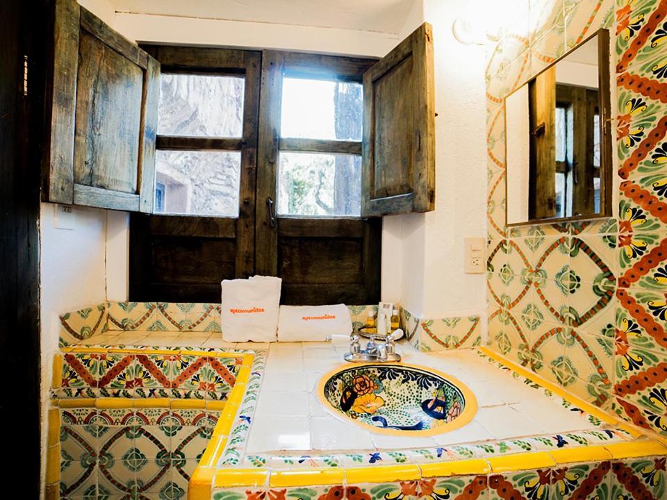 Casa De Los Espiritus Alegres By Rotamundos Guanajuato Exteriör bild
